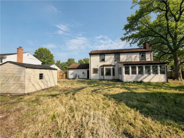 251 S Parliament DR, Virginia Beach, VA 23462