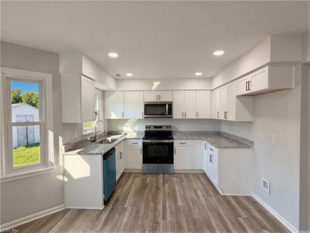 251 S Parliament DR, Virginia Beach, VA 23462