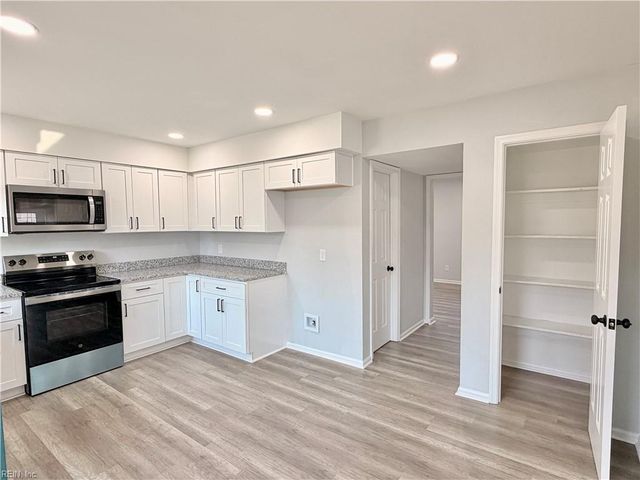 251 S Parliament DR, Virginia Beach, VA 23462