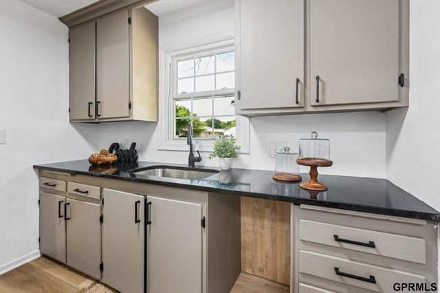 2407 Washington Street, Bellevue, NE 68005