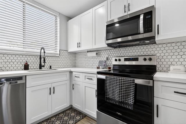 4427 Luxemburg Ct, Lake Worth, FL 33467
