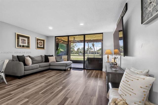 4427 Luxemburg Ct, Lake Worth, FL 33467