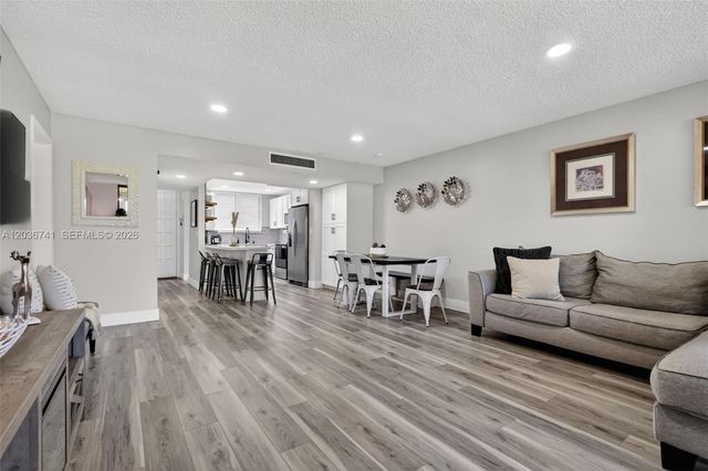 4427 Luxemburg Ct, Lake Worth, FL 33467
