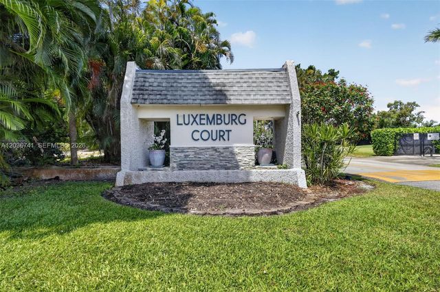 4427 Luxemburg Ct, Lake Worth, FL 33467