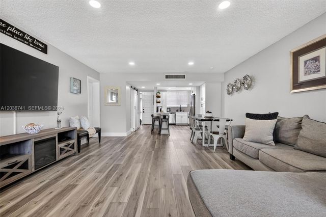 4427 Luxemburg Ct, Lake Worth, FL 33467