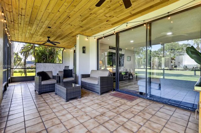 4427 Luxemburg Ct, Lake Worth, FL 33467