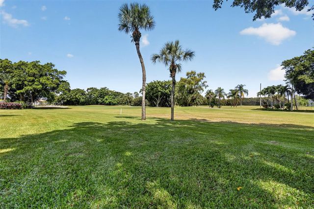 4427 Luxemburg Ct, Lake Worth, FL 33467