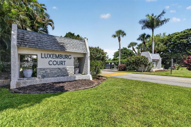 4427 Luxemburg Ct, Lake Worth, FL 33467
