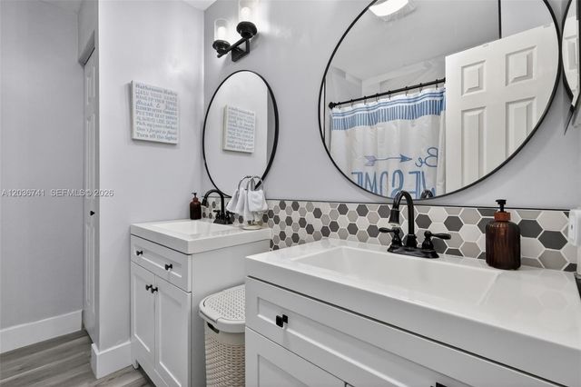 4427 Luxemburg Ct, Lake Worth, FL 33467
