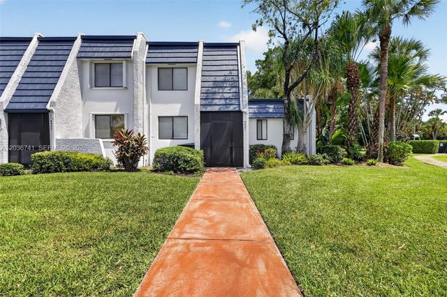 4427 Luxemburg Ct, Lake Worth, FL 33467