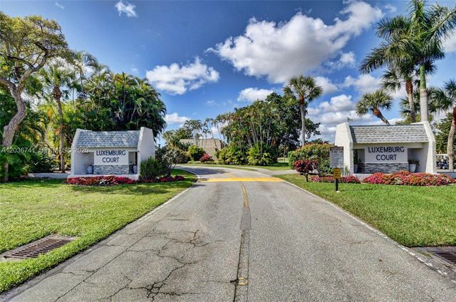 4427 Luxemburg Ct, Lake Worth, FL 33467
