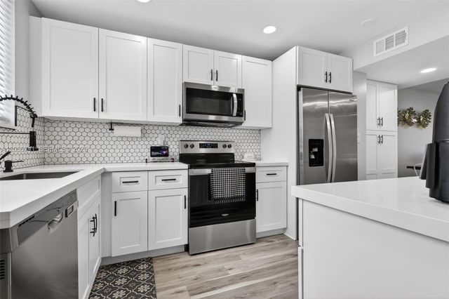 4427 Luxemburg Ct, Lake Worth, FL 33467