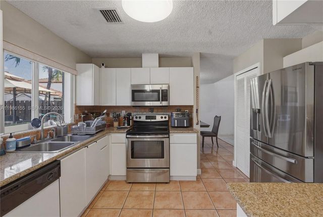 13237 NW 11th St, Miami, FL 33182