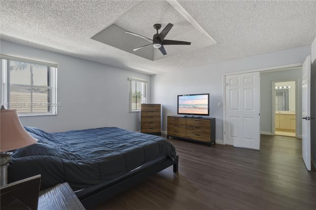 13237 NW 11th St, Miami, FL 33182