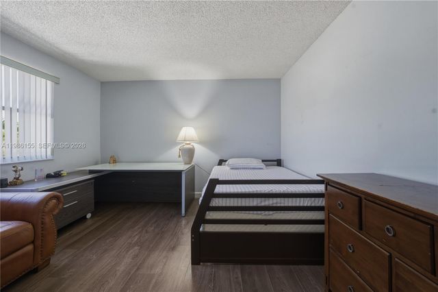 13237 NW 11th St, Miami, FL 33182