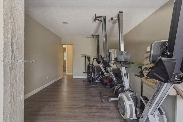 13237 NW 11th St, Miami, FL 33182