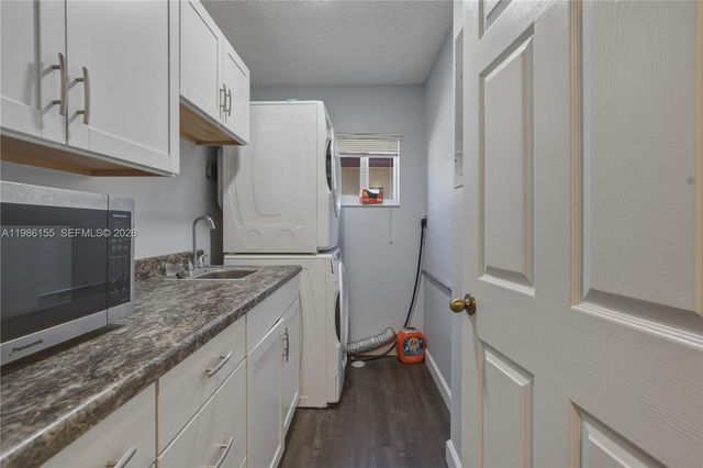 13237 NW 11th St, Miami, FL 33182