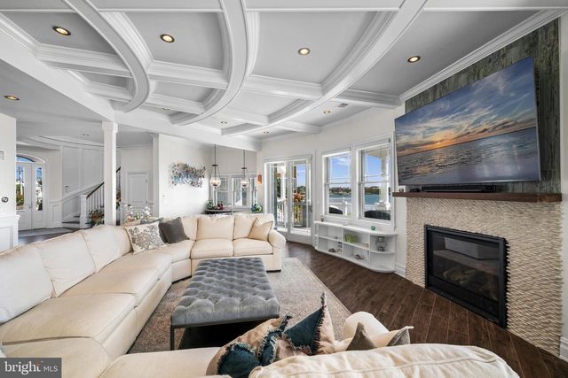 43 W HOLLY DR, Long Beach Township, NJ 08008