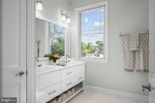 43 W HOLLY DR, Long Beach Township, NJ 08008