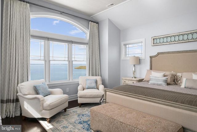 43 W HOLLY DR, Long Beach Township, NJ 08008