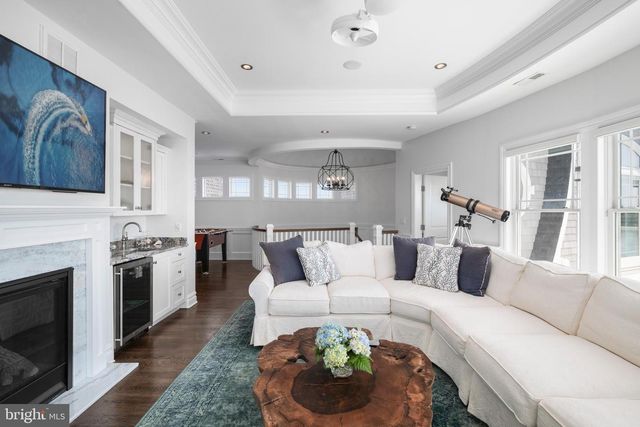 43 W HOLLY DR, Long Beach Township, NJ 08008