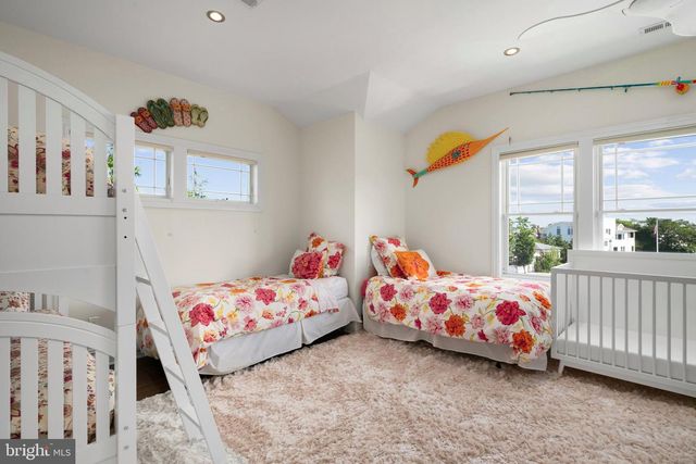 43 W HOLLY DR, Long Beach Township, NJ 08008