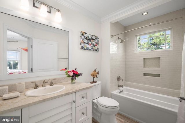 43 W HOLLY DR, Long Beach Township, NJ 08008