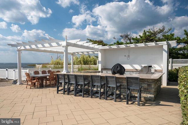 43 W HOLLY DR, Long Beach Township, NJ 08008