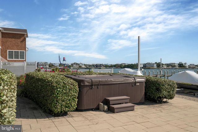 43 W HOLLY DR, Long Beach Township, NJ 08008