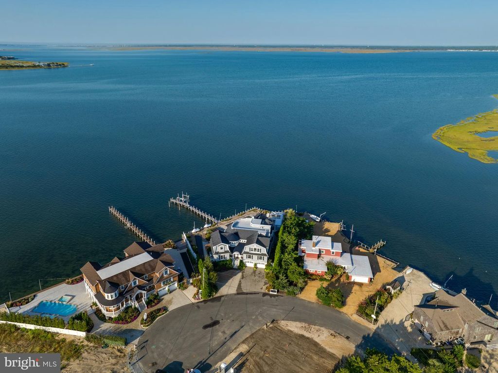 43 W HOLLY DR, Long Beach Township, NJ 08008