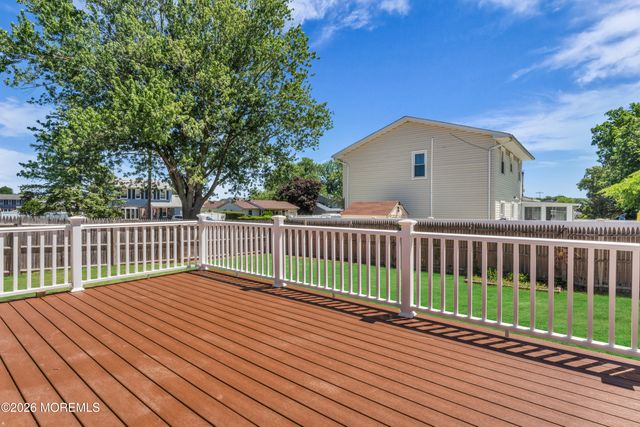 68 Sherman Avenue, Bayville, NJ 08721