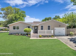 68 Sherman Avenue, Bayville, NJ 08721