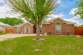 200 Meadowside Drive, Mansfield, TX 76063