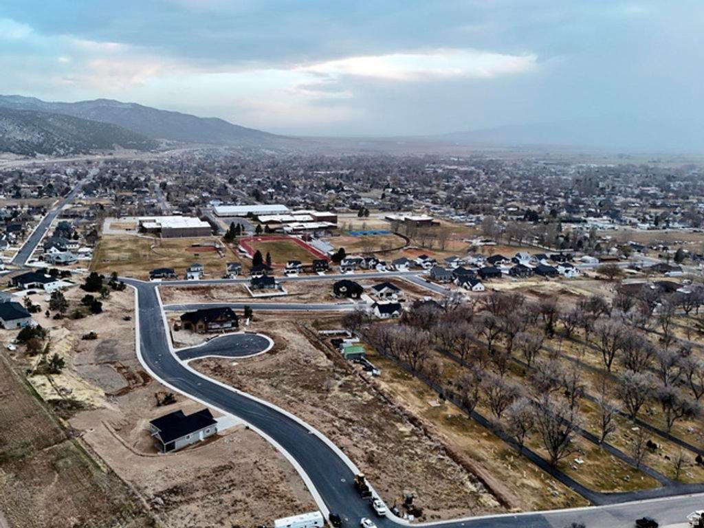 Image 3 of property listing at 1117 N 700 E # 8, Nephi, UT 84648