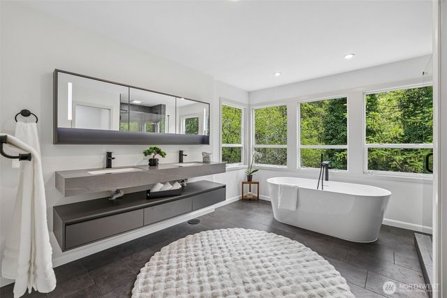 15004 61st Place NE, Kenmore, WA 98028