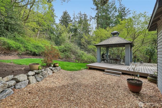 15004 61st Place NE, Kenmore, WA 98028