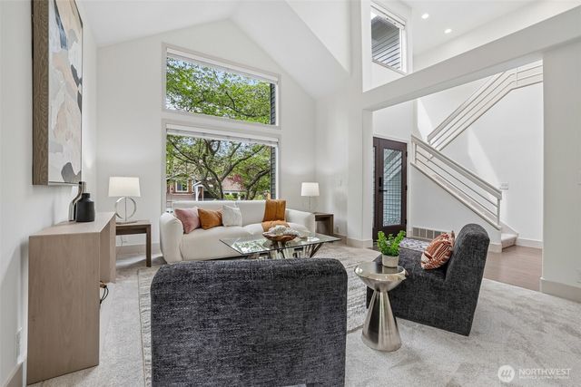 15004 61st Place NE, Kenmore, WA 98028