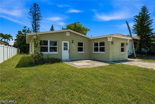 794 107th AVE N, Naples, FL 34108