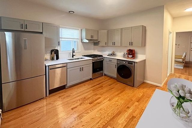 150 Brown St 2R, Waltham, MA 02453