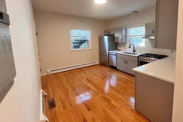 150 Brown St 2R, Waltham, MA 02453