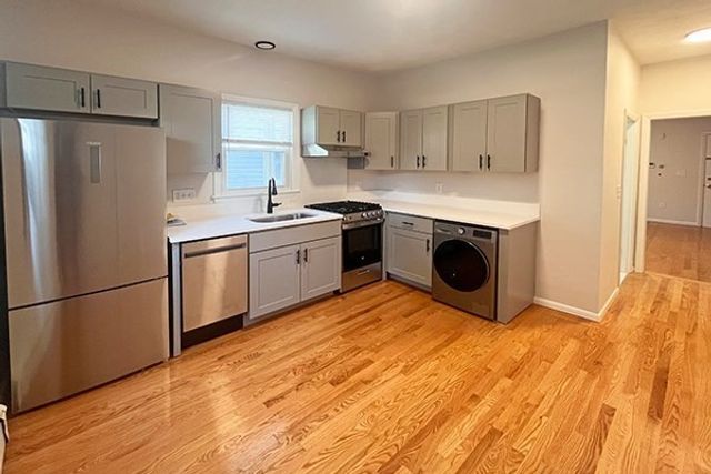 150 Brown St 2R, Waltham, MA 02453