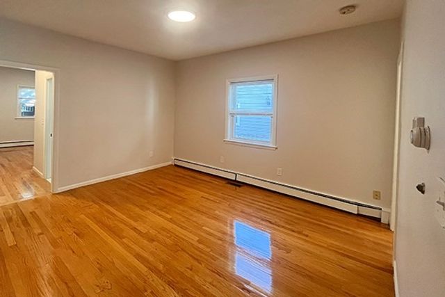 150 Brown St 2R, Waltham, MA 02453