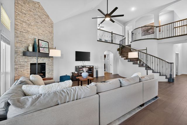 1526 Spring Hill Drive, Cedar Hill, TX 75104