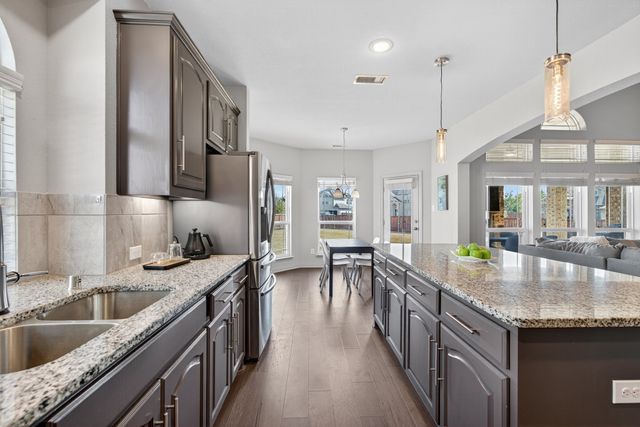 1526 Spring Hill Drive, Cedar Hill, TX 75104