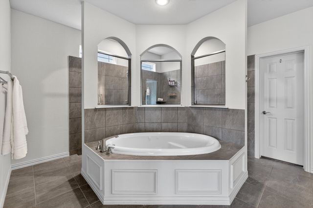 1526 Spring Hill Drive, Cedar Hill, TX 75104