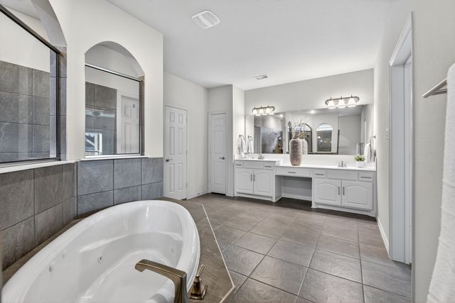 1526 Spring Hill Drive, Cedar Hill, TX 75104