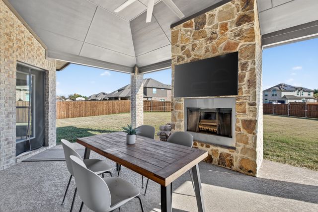 1526 Spring Hill Drive, Cedar Hill, TX 75104