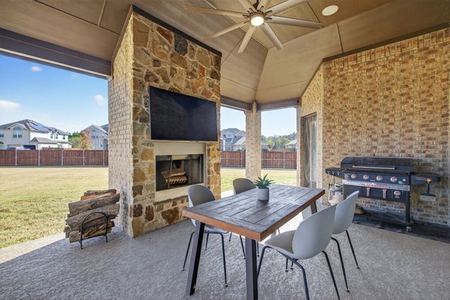 1526 Spring Hill Drive, Cedar Hill, TX 75104