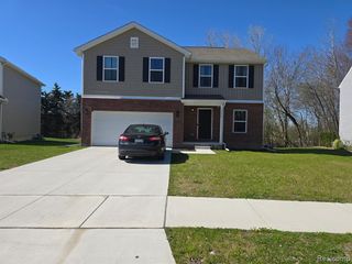 1172 Fieldstone Drive, Pontiac, MI 48340
