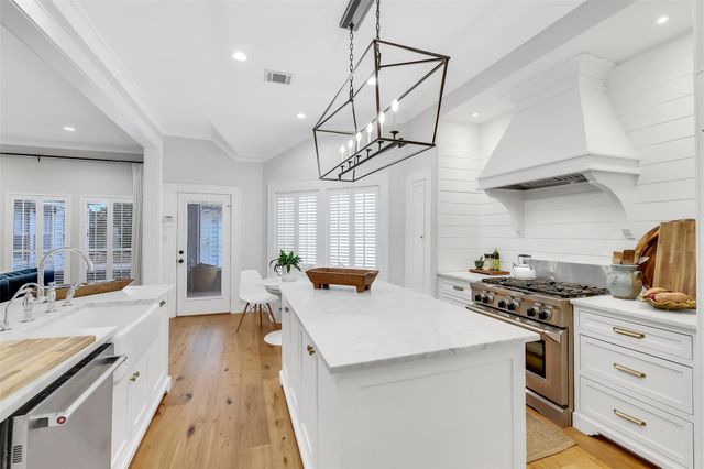 16211 Green Smoke Drive, Houston, TX 77095